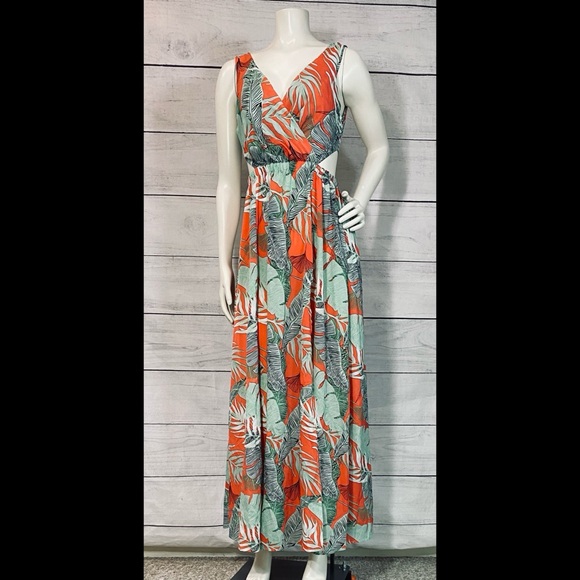 Tropical Print Maxi Dress - Picture 1 of 2